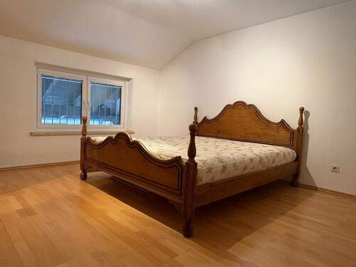 Schlafzimmer 1.jpg - 