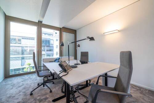 3er Büro - Erstklassige Königstraße-Büroräume: Möbliert, flexibel, 247 mit Park