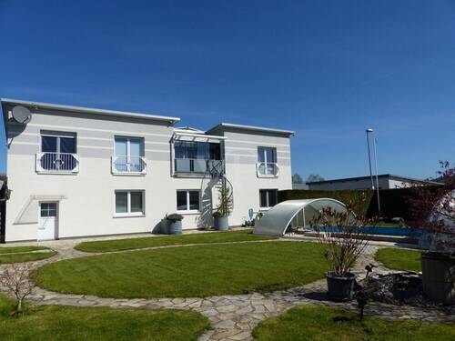 Aussen - 4 Zimmer Mehrfamilienhaus, Wohnhaus zum Kaufen in Baden-Baden / Haueneberstein