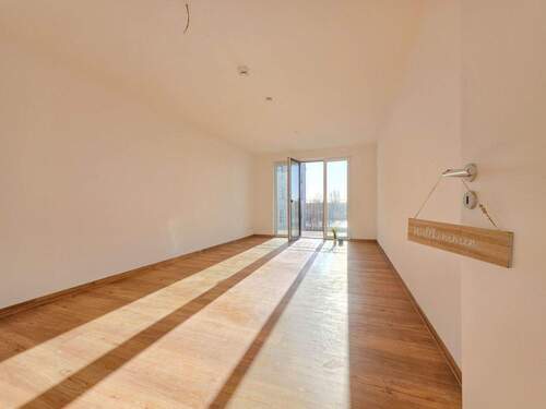 Wohnzimmer - 2 Zimmer Etagenwohnung in Magdeburg