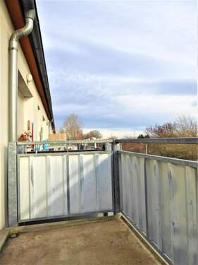 Balkon - Etagenwohnung mit 58,40 m&sup2; in Bad Lauchstädt zur Miete