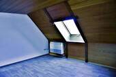 Wohnzimmer - Drei-Zimmer-Dachgeschoß-Wohnung in Ansbach