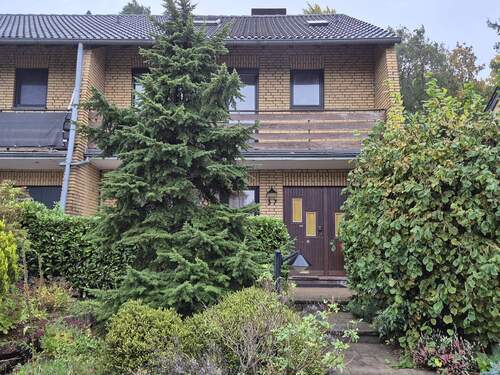 Straßenansicht - ERWECKEN SIE DIESES HAUS ZU NEUEM LEBEN!