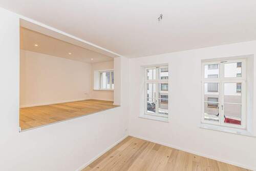 Wohn-/Schlafzimmer mit Galerie - Etagenwohnung mit 160,00 m&sup2; in Leipzig zum Kaufen