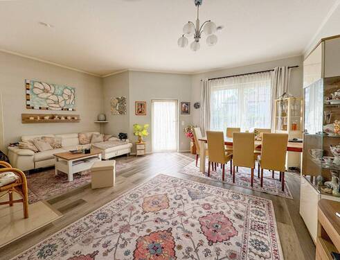 Wohn-Esszimmer - Wohnung mit eigenem Garten in Berlin Biesdorf