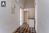 Flur zum WC - 