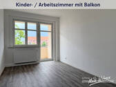 Kinder- / Arbeitszimmer mit Balkon - 