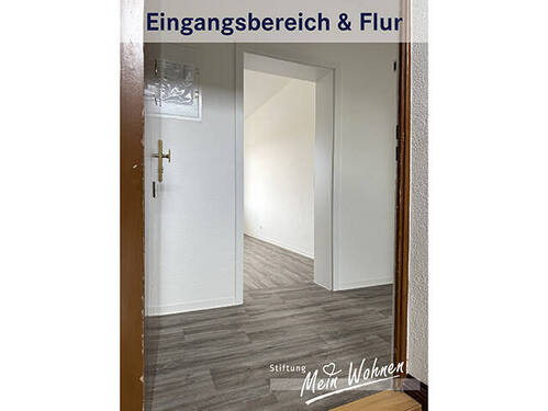 Eingangsbereich und Flur - 4 Zimmer Etagenwohnung in Bad Dürrenberg