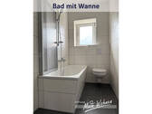 Bad mit Wanne - 