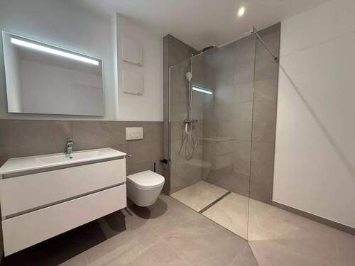 Bad - Traumwohnung! 2-Zi Wohnung m. Garten - KFW 40 NH