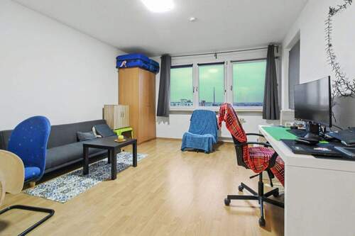Wohnzimmer - Etagenwohnung mit 58,00 m&sup2; in Nürnberg zum Kaufen