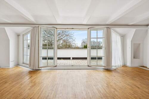 Loft geöffnet zur Terrasse mit Südwest-Ausrichtung - 3 Zimmer Etagenwohnung zum Kaufen in Velten