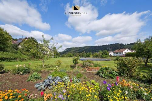Blumenwiese - Einfamilienhaus mit 271,00 m² in Oberndorf am Neckar zum Kaufen