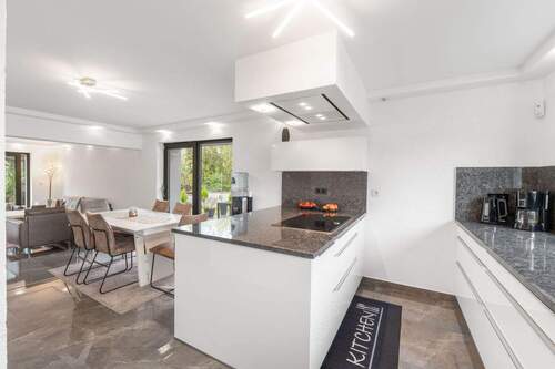 24. Ansicht Küche und Essbereicfh EG - 