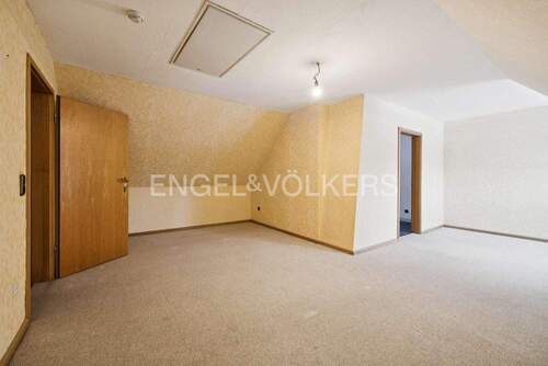 Weitere Ansicht Zimmer 2 im Dachgeschoss (Anbau) - 