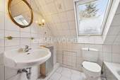 Badezimmer im Dachgeschoss (Anbau) - 