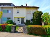 Hausansicht / Vorgarten - 4 Zimmer Doppelhaushälfte zum Kaufen in Weingarten