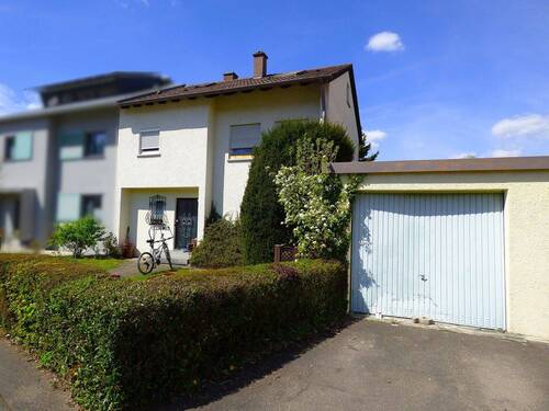 Hausansicht....ret OHNE HAUSNUMMER.jpg - Doppelhaushälfte mit 95,00 m&sup2; in Weingarten zum Kaufen