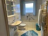 Bad mit Fenster und... - 