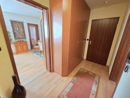 Flur - Etagenwohnung mit 65,00 m&sup2; in München zum Kaufen