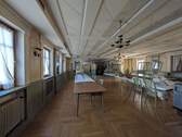Saal im Obergeschoss - 9 Zimmer Mehrfamilienhaus, Wohnhaus zum Kaufen in Hallerndorf