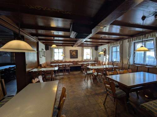 Gaststube - Mehrfamilienhaus, Wohnhaus mit 163,00 m&sup2; in Hallerndorf zum Kaufen