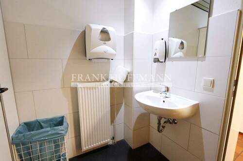 M0877 EG - Umkleide Damen 1.2 - 