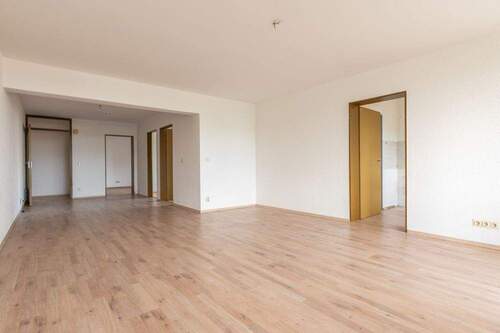 Wohnbereich (1) - 4 Zimmer Etagenwohnung zum Kaufen in Passau