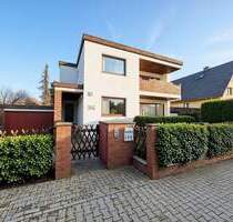 Zweifamilienhaus + voll Unterkellert mit ca. 270 m² Wohn-Nutzfläche und 800 m² Garten - Berlin Tegel