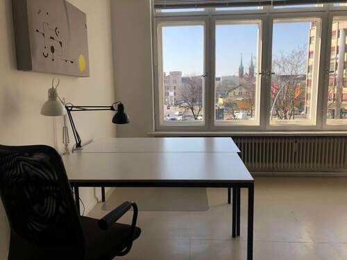 Beispiel Schreibtischplätze - Lichtdurchflutetes Loft in netter Bürogemeinschaft - All-in-Miete