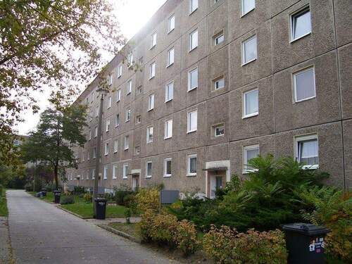 Hausansicht - 3 Zimmer Etagenwohnung zur Miete in Brandenburg