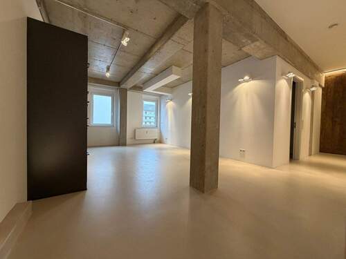 Wohnbereich mit Küche - 2 Zimmer Etagenwohnung zur Miete in Erlangen