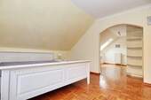 Schlafzimmer Dachgeschoss (2) - 