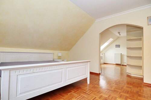 Schlafzimmer Dachgeschoss (2) - 