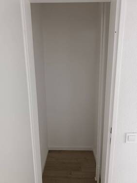 Abstellkammer Flur - Etagenwohnung mit 62,10 m&sup2; in Wunsiedel zur Miete