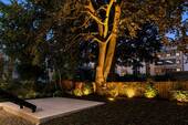 Stimmungsvoll: Terrasse hinten - 