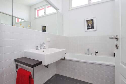 Moderne Badewanne & Dusche - 