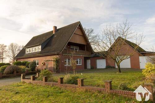 Seitenansicht - Mehrfamilienhaus, Wohnhaus mit 200,00 m&sup2; in Herzlake zum Kaufen