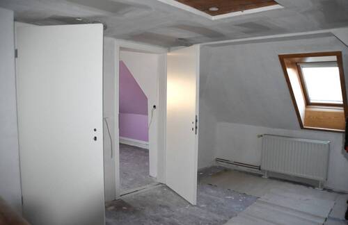 DG-Steckdosen, Spots u.a. liegen bereit - 