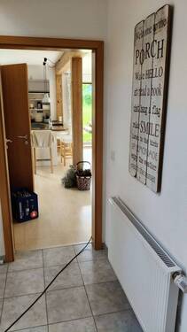 Flur zur Küche und Wohnzimmer - 