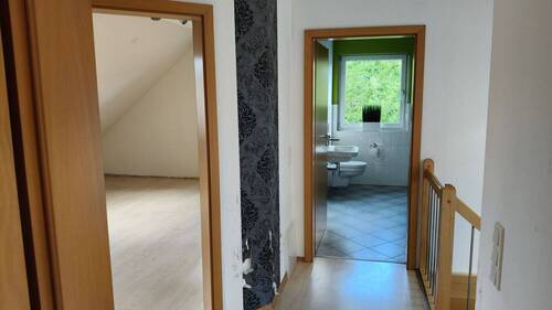Flur OG zum Bad - 
