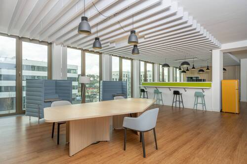 Regus_Connect_4678 _Wiesbaden_Germany_BusinessLoun - Büro in Wiesbaden zur Miete