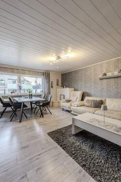 Wohn- und Esszimmer - 