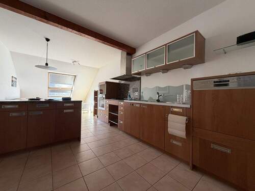 Wohnküche - Moderne 2,5-Zimmer-Wohnung mit Spitzboden
