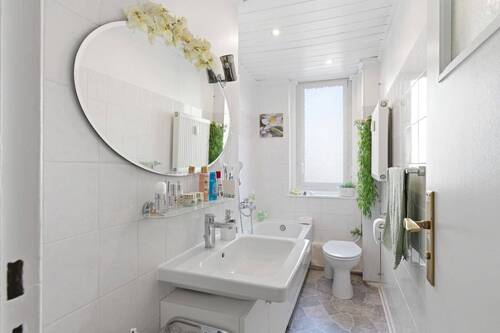Badezimmer - 1 Zimmer Etagenwohnung zum Kaufen in Berlin