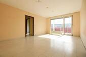 Wohnzimmer - Kreuznacher Balkon-Perle mit Potential - 3 Zi- ETW in renovierungsbedürftigem Zustand & Stellplatz