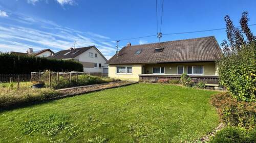 Bild 2 - 8 Zimmer Mehrfamilienhaus, Wohnhaus zum Kaufen in Fronreute
