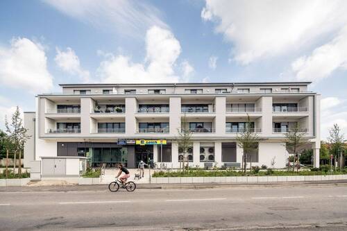 Ansicht Objekt - Garage, Stellplatz in Maisach