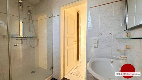 Gäste-Duschbad mit Fenster! - 