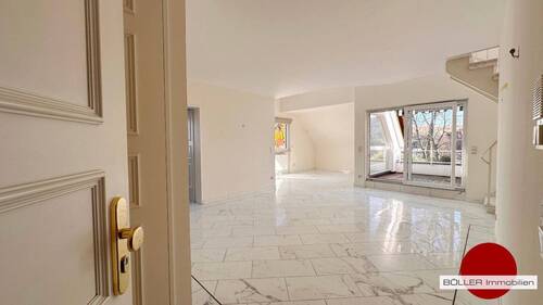 Heimkommen und Ankommen! - Der kleine Luxus: Wunderbare 2-Zi. Galeriewohnung mit Dachloggia im Villenviertel!